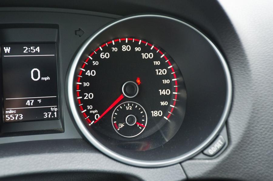  Volkswagen Golf GTi 2012 года  (фото 8 из 48)